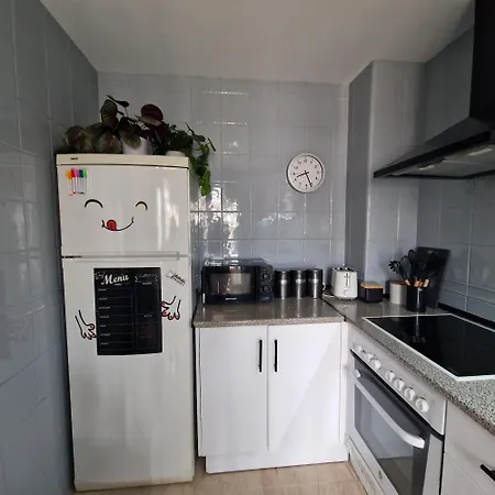 Moderno Y Renovado En Urbanizacion Playa Castillo, Apartment *