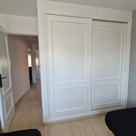 Moderno Y Renovado En Urbanizacion Playa Castillo, Dénia