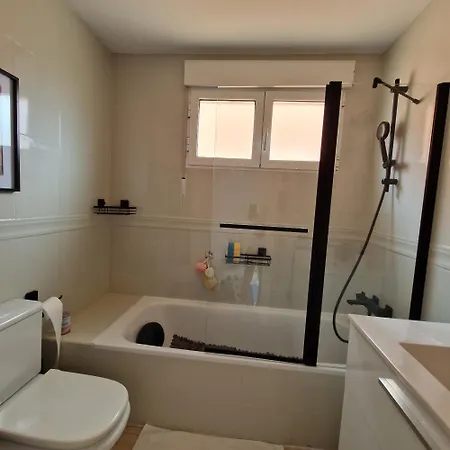 Moderno Y Renovado En Urbanizacion Playa Castillo, Apartment